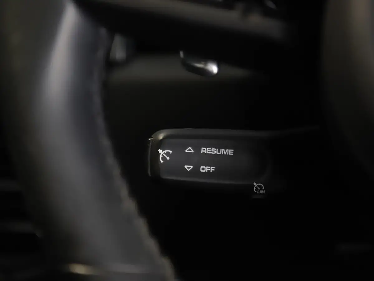 2022-porsche-macan-29-v6-s-big-36