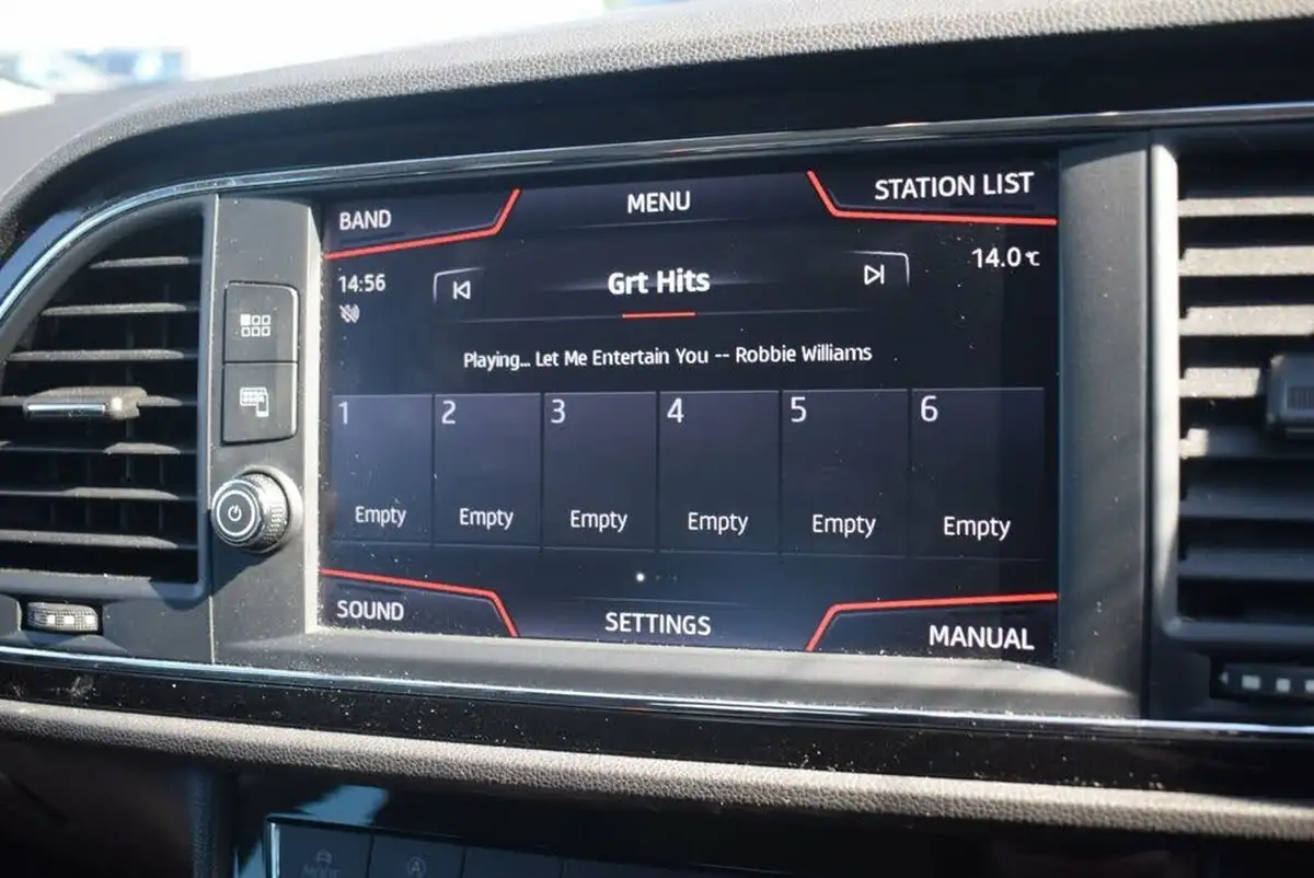 2019-seat-leon-20tdi-fr-estate-big-19