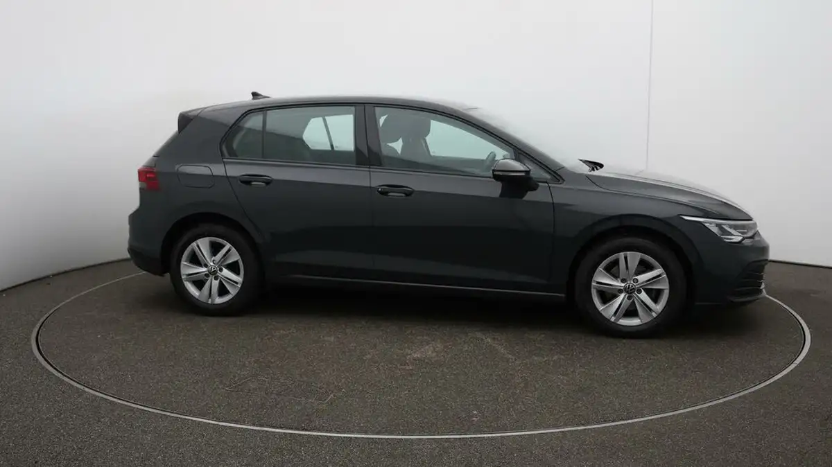2022-volkswagen-golf-15-tsi-life-150ps-hatchback-big-47