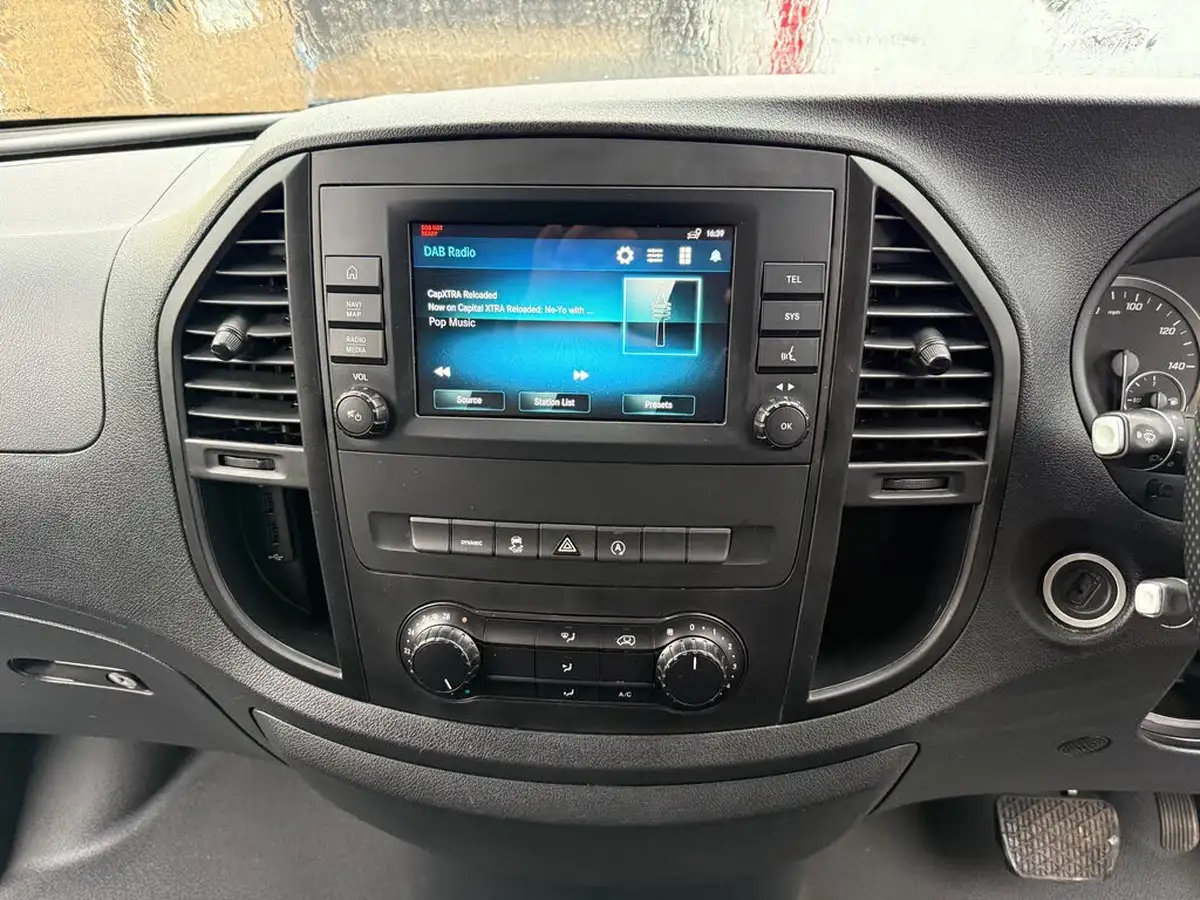 2021-mercedes-benz-vito-20cdi-114-progressive-l2-134bhpeu6dt-panel-1749cc-9g-tronic-big-19