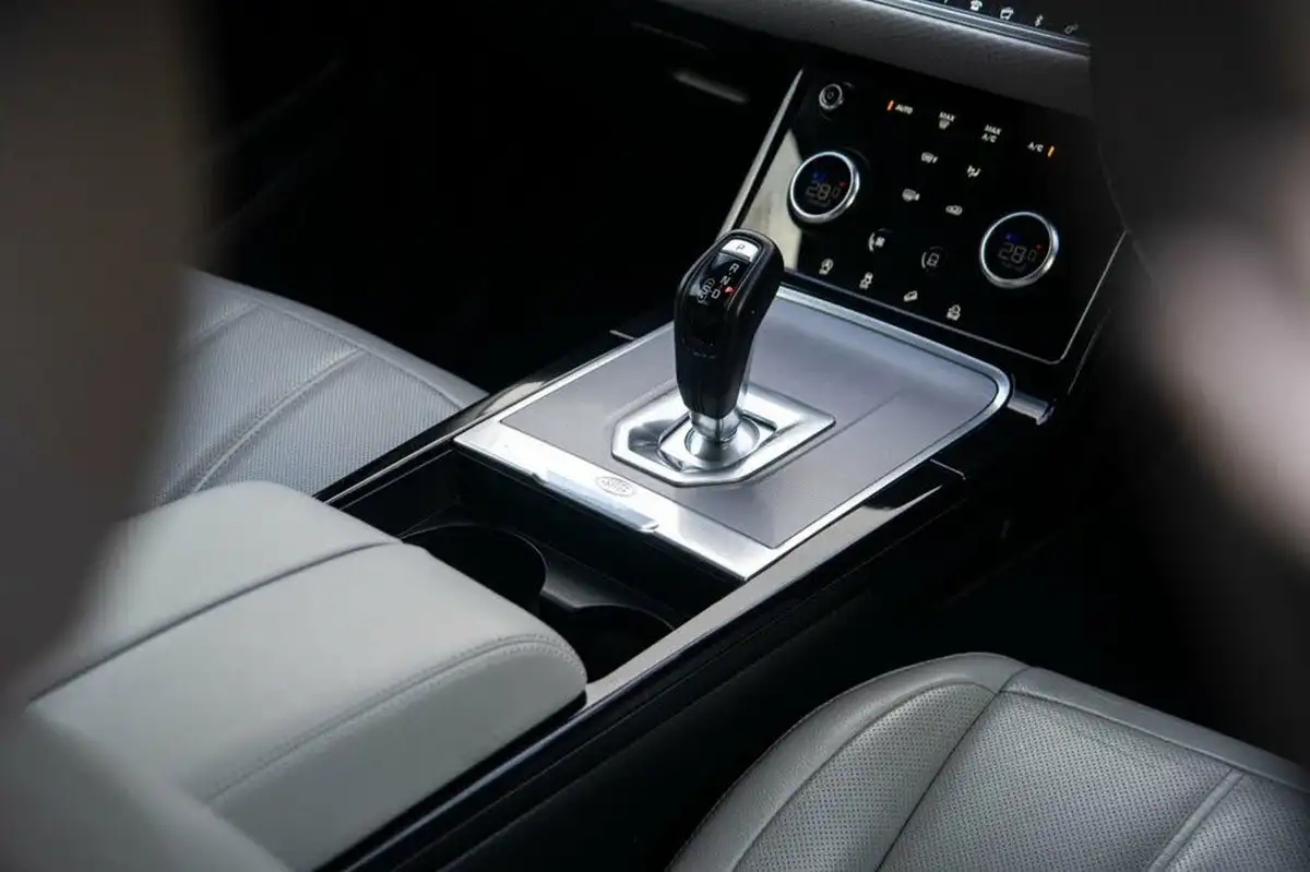 2019-land-rover-range-rover-evoque-20-p250-s-big-19