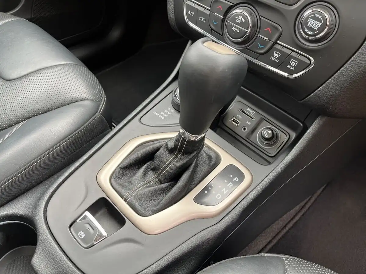 2017-jeep-cherokee-22multijet-ii-limited-ss-big-27
