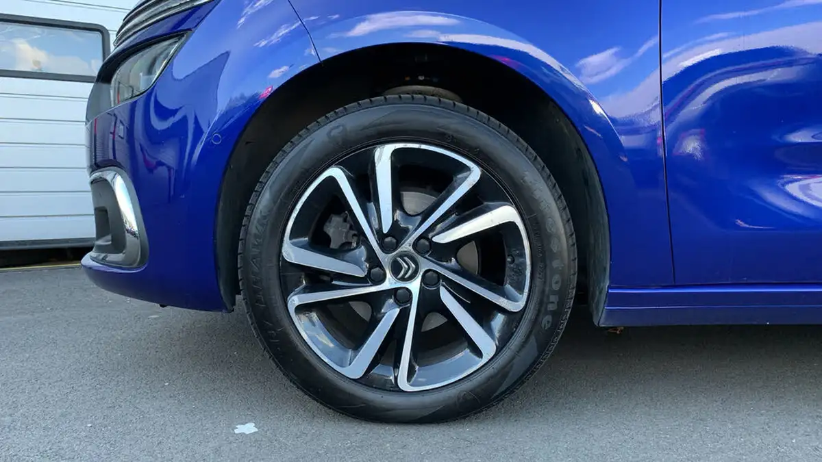 2019-citroen-c4-spacetourer-15bluehdi-flair-big-13
