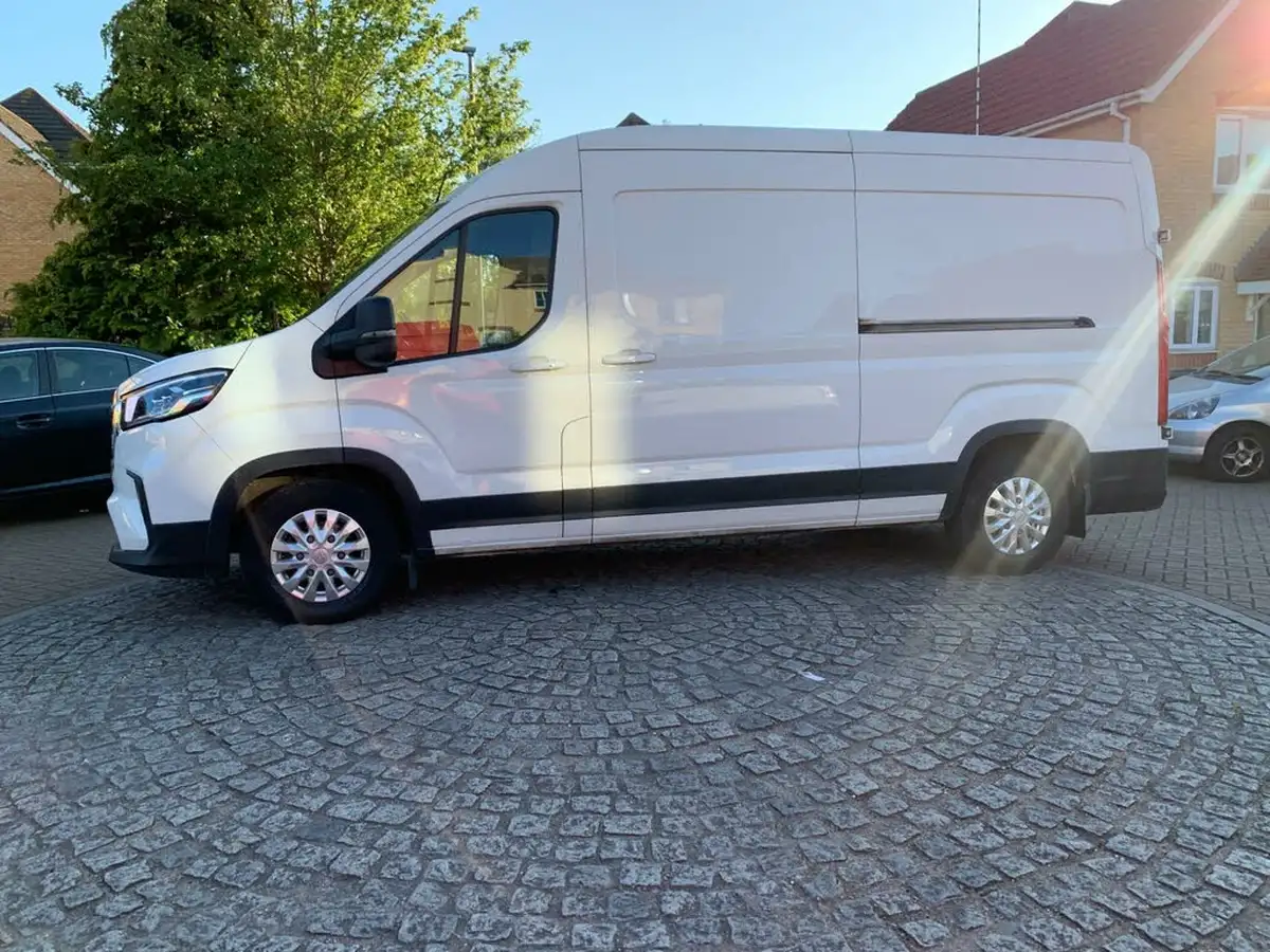 2022-maxus-e-deliver-9-e-lh-515kwh-big-60