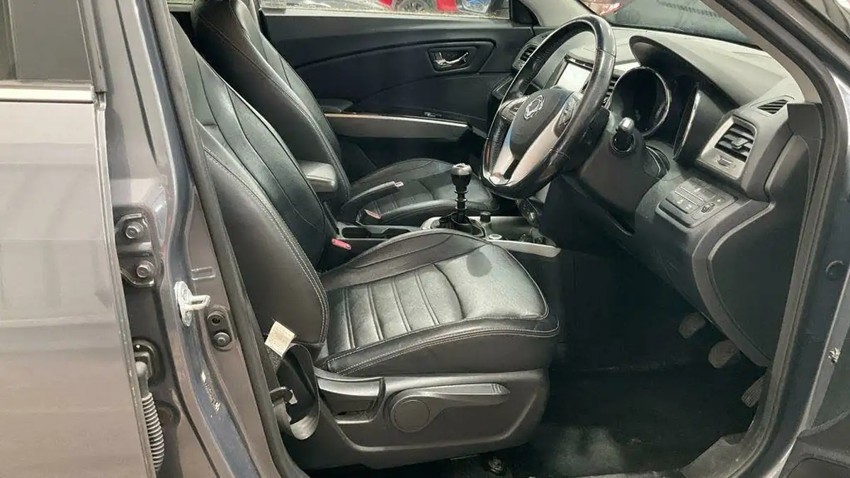2015-kgm-ssangyong-tivoli-16-elx-big-3