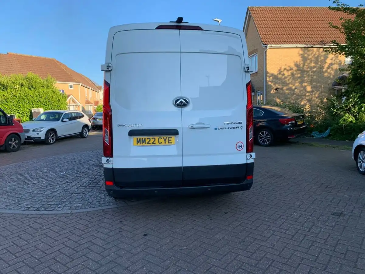 2022-maxus-e-deliver-9-e-lh-515kwh-big-36