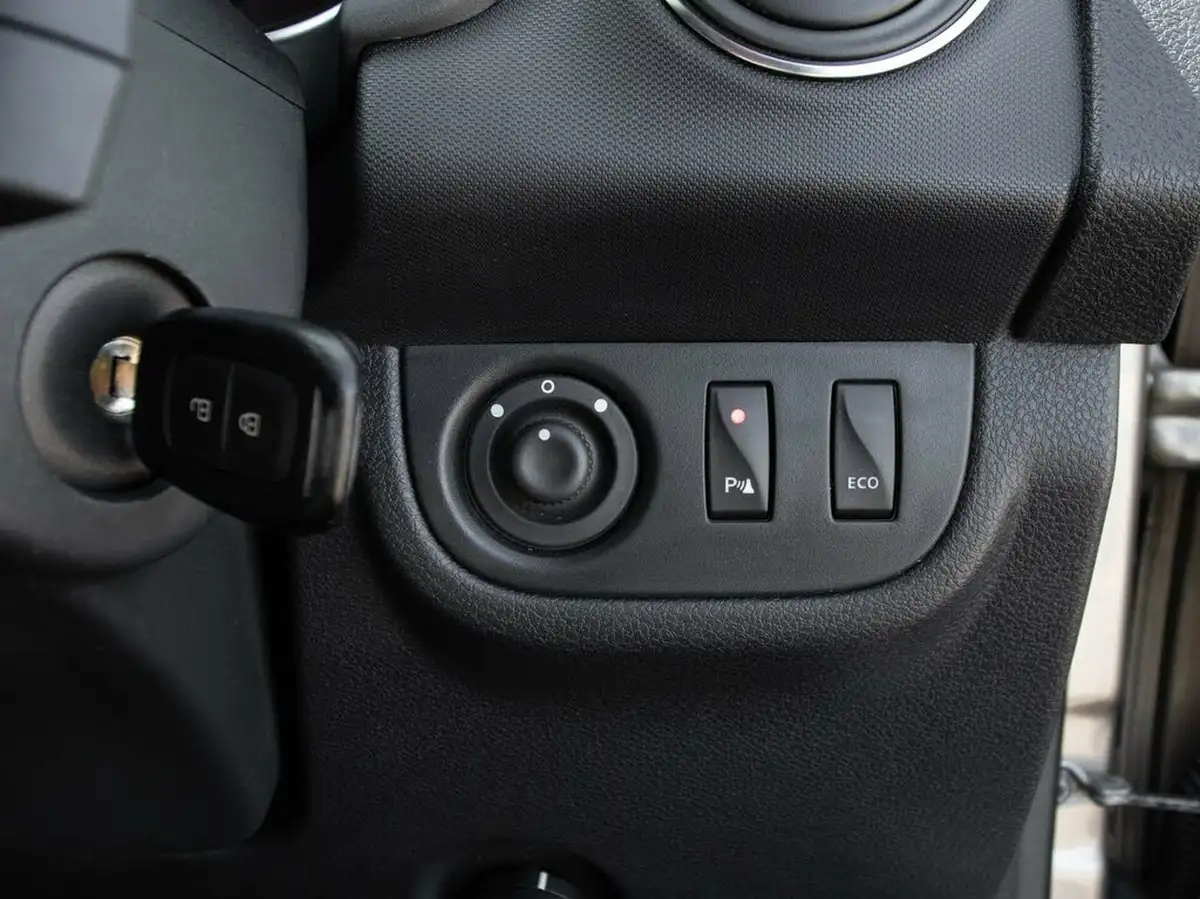 2020-dacia-logan-mcv-stepway-09-tce-comfort-big-15