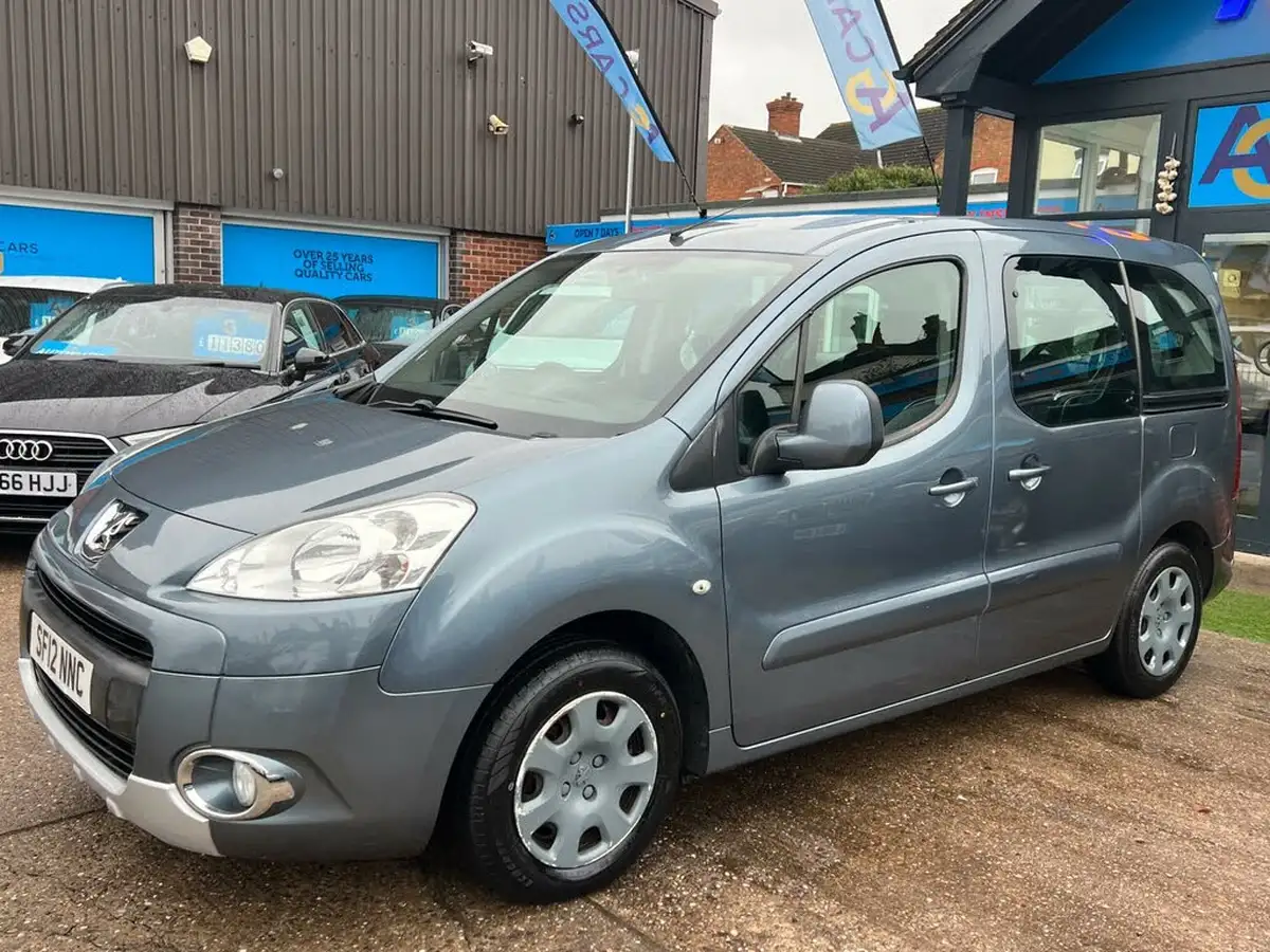2012-peugeot-partner-16td-tepee-s-92-big-16
