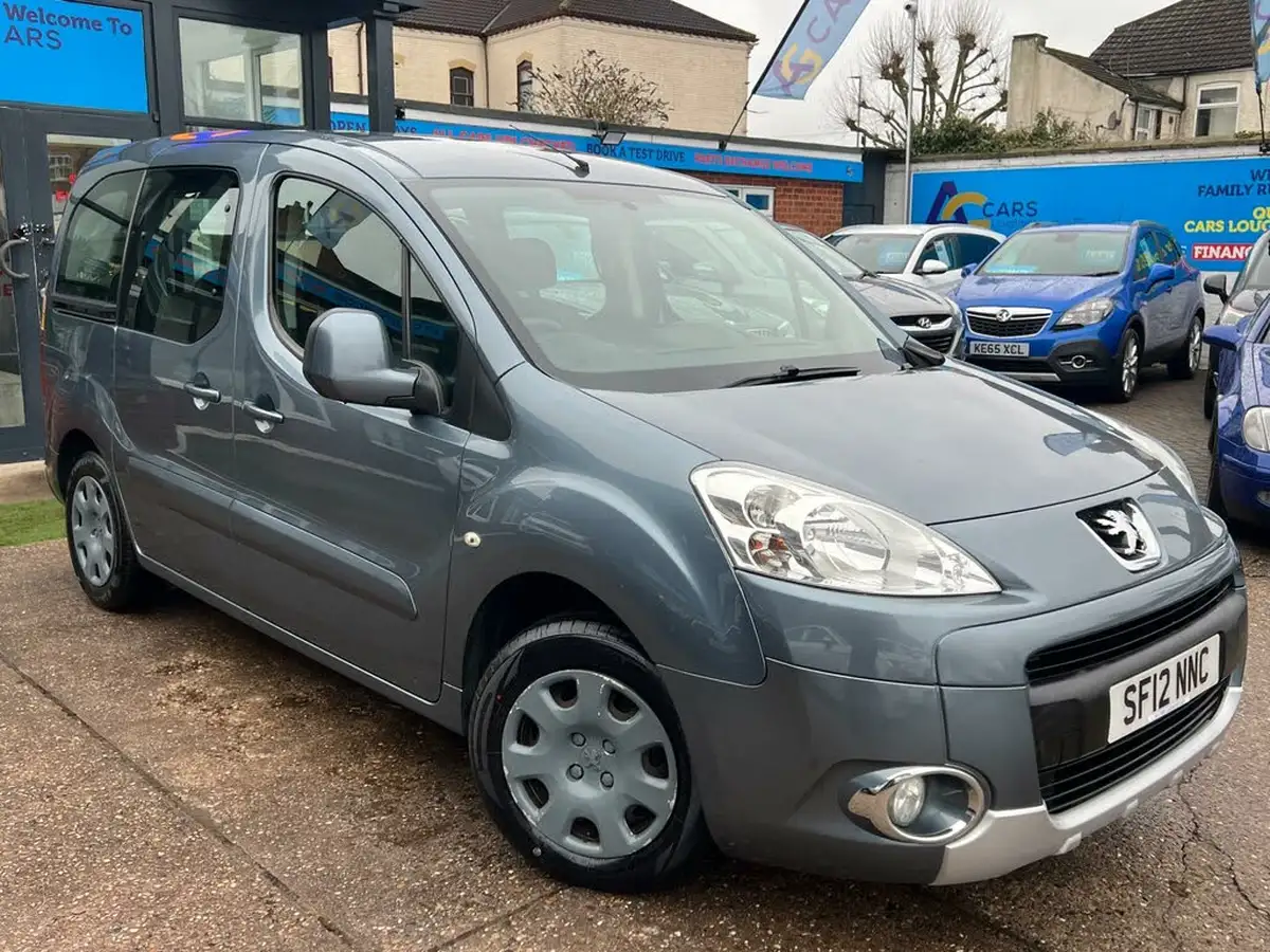 2012-peugeot-partner-16td-tepee-s-92-big-44