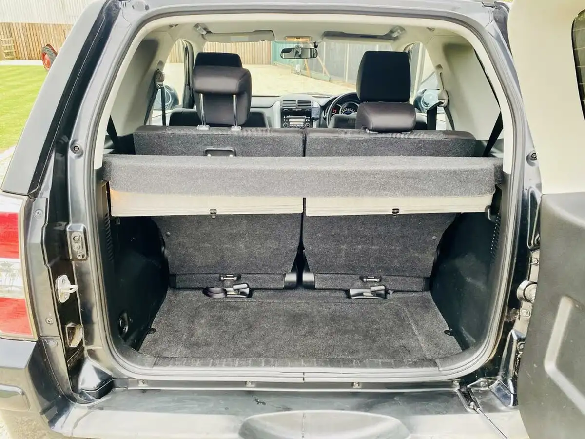 2010-suzuki-grand-vitara-24-sz4-3d-auto-big-17