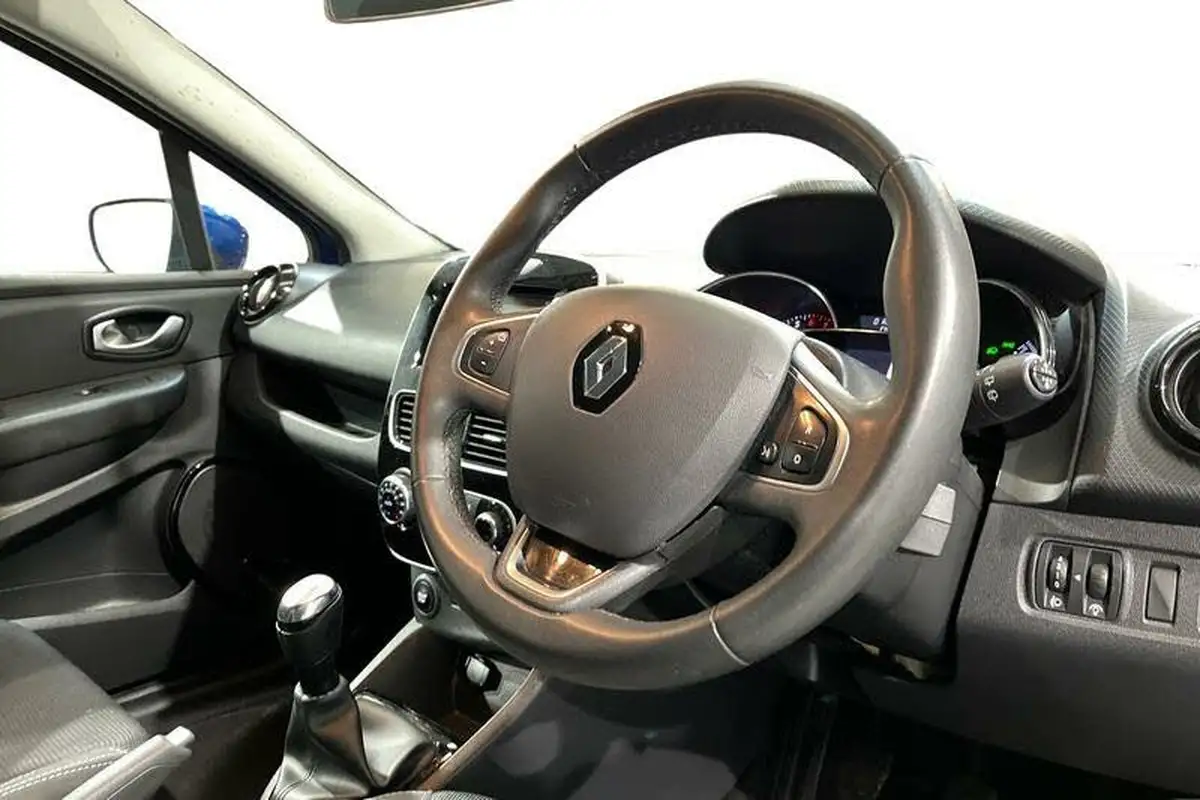 2019-renault-clio-09-tce-iconic-75ps-big-8