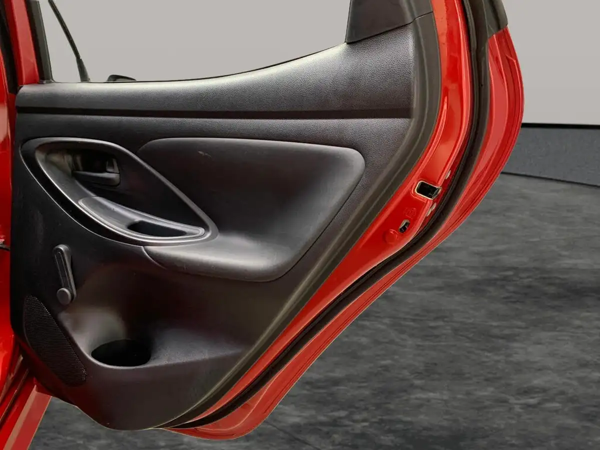 2022-toyota-yaris-15-vvt-i-icon-big-33