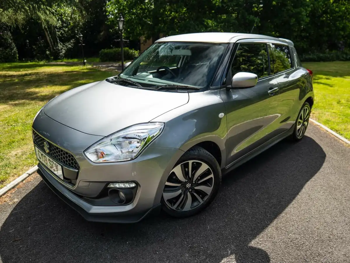 2019-suzuki-swift-12-dualjet-attitude-big-3