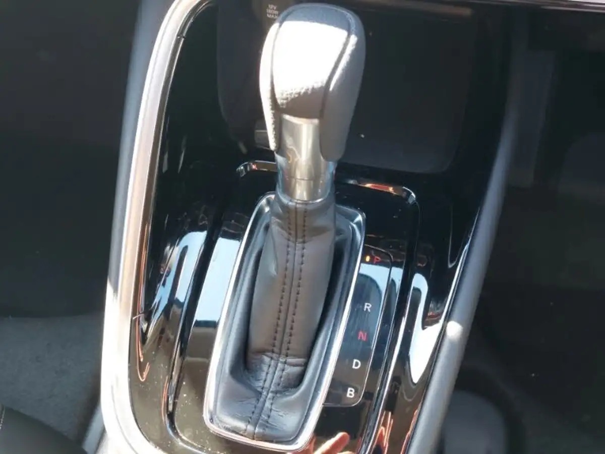 2022-honda-hr-v-15-i-mmd-advance-big-12