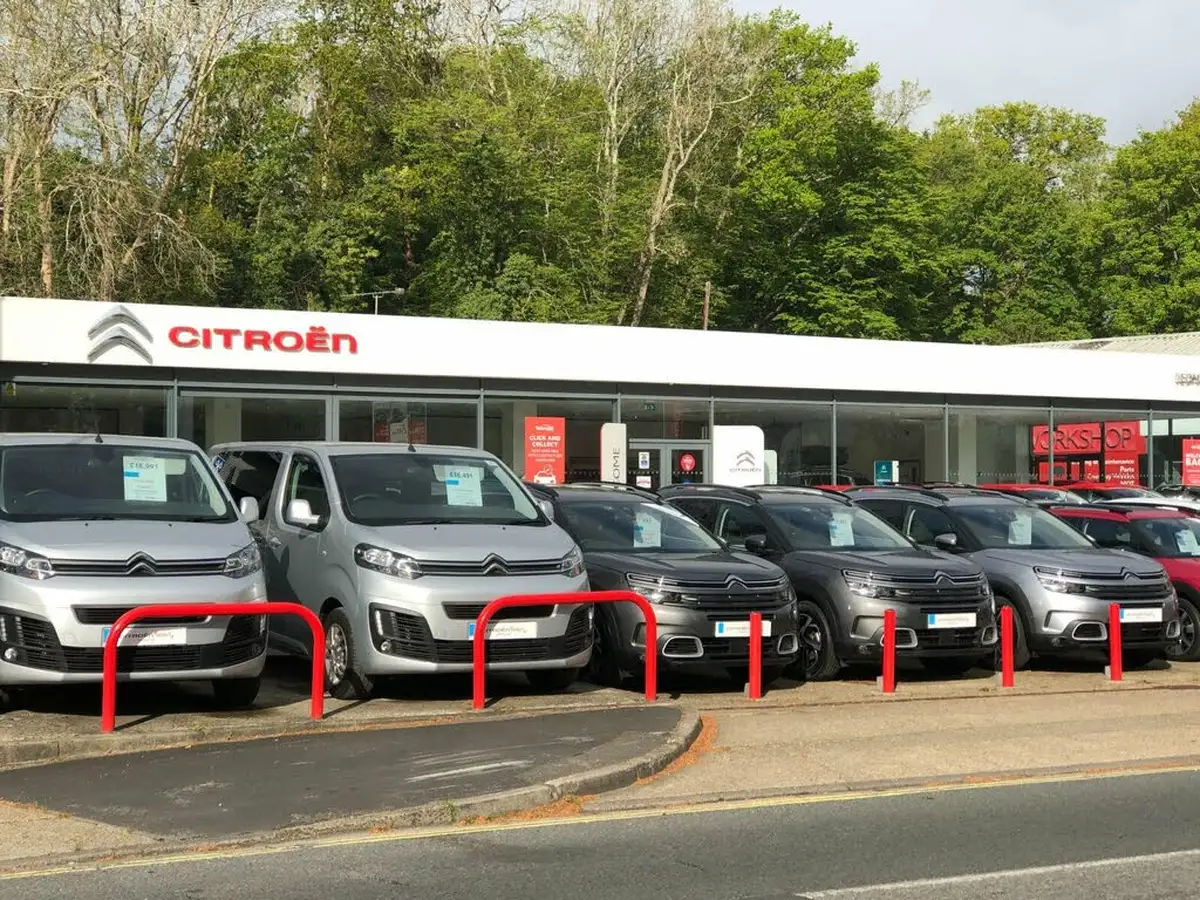 2017-citroen-c4-picasso-12-puretech-flair-big-8