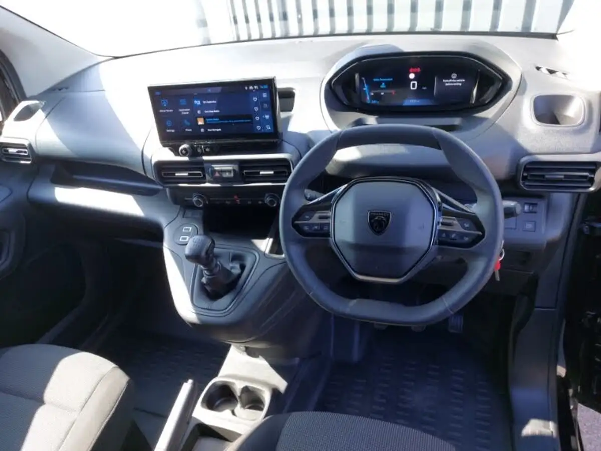 2024-peugeot-partner-15-bluehdi-professional-100pseu6d-big-2