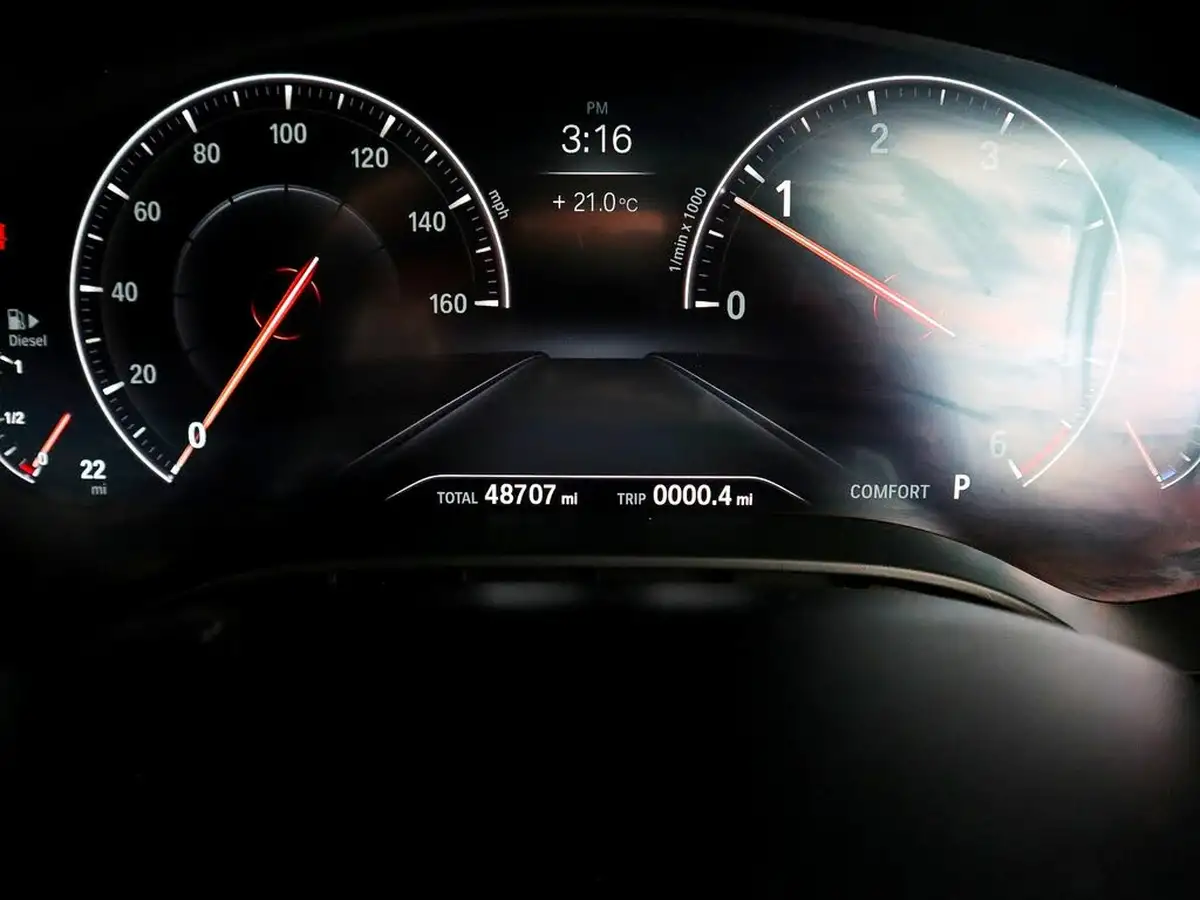 2019-bmw-5-series-20td-520d-m-sport-190bhp-plus-pack-saloon-4d-big-24
