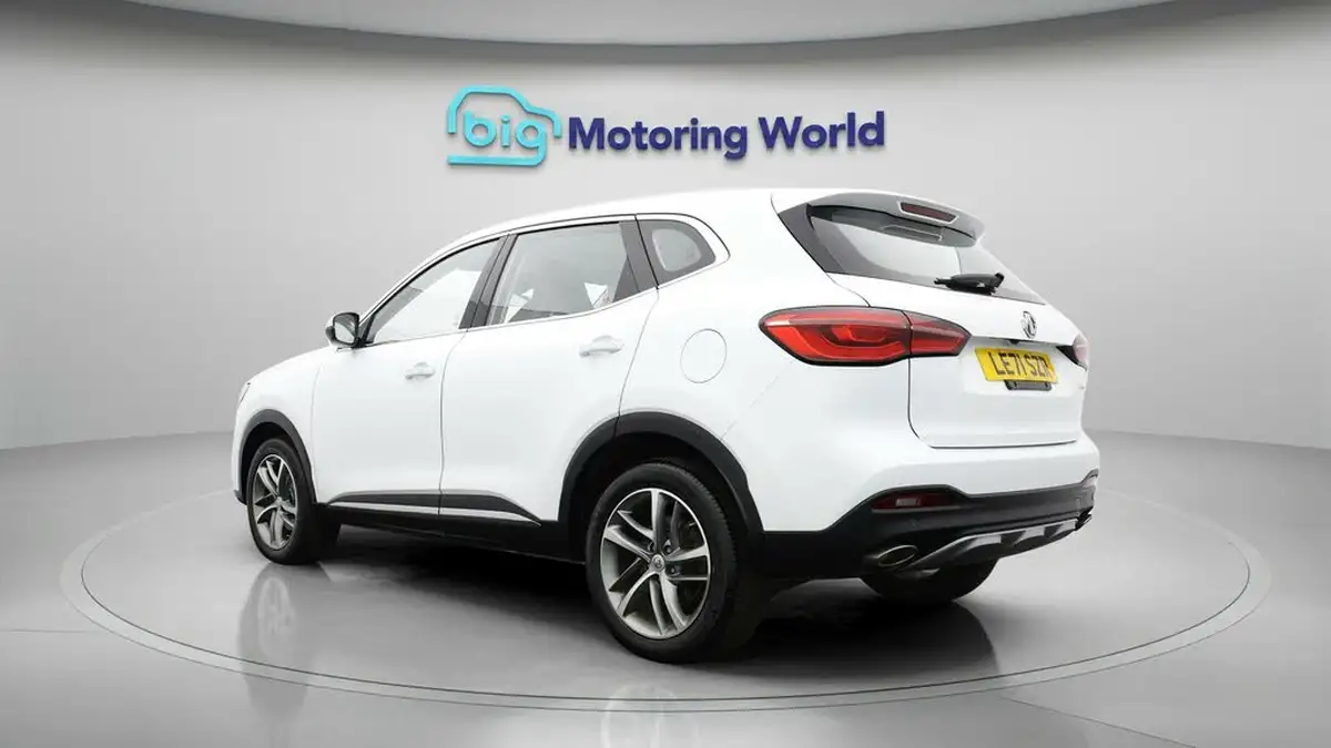 2022-mg-hs-15t-gdi-exclusive-162ps-big-4
