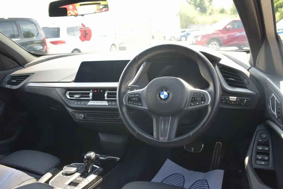 2023-bmw-1-series-15-118i-m-sport-lcp-dct-big-32