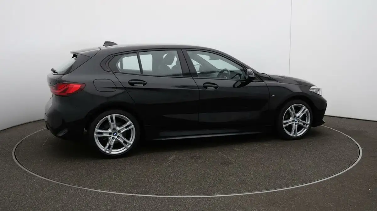 2022-bmw-1-series-15-118i-m-sport-lcp-big-49