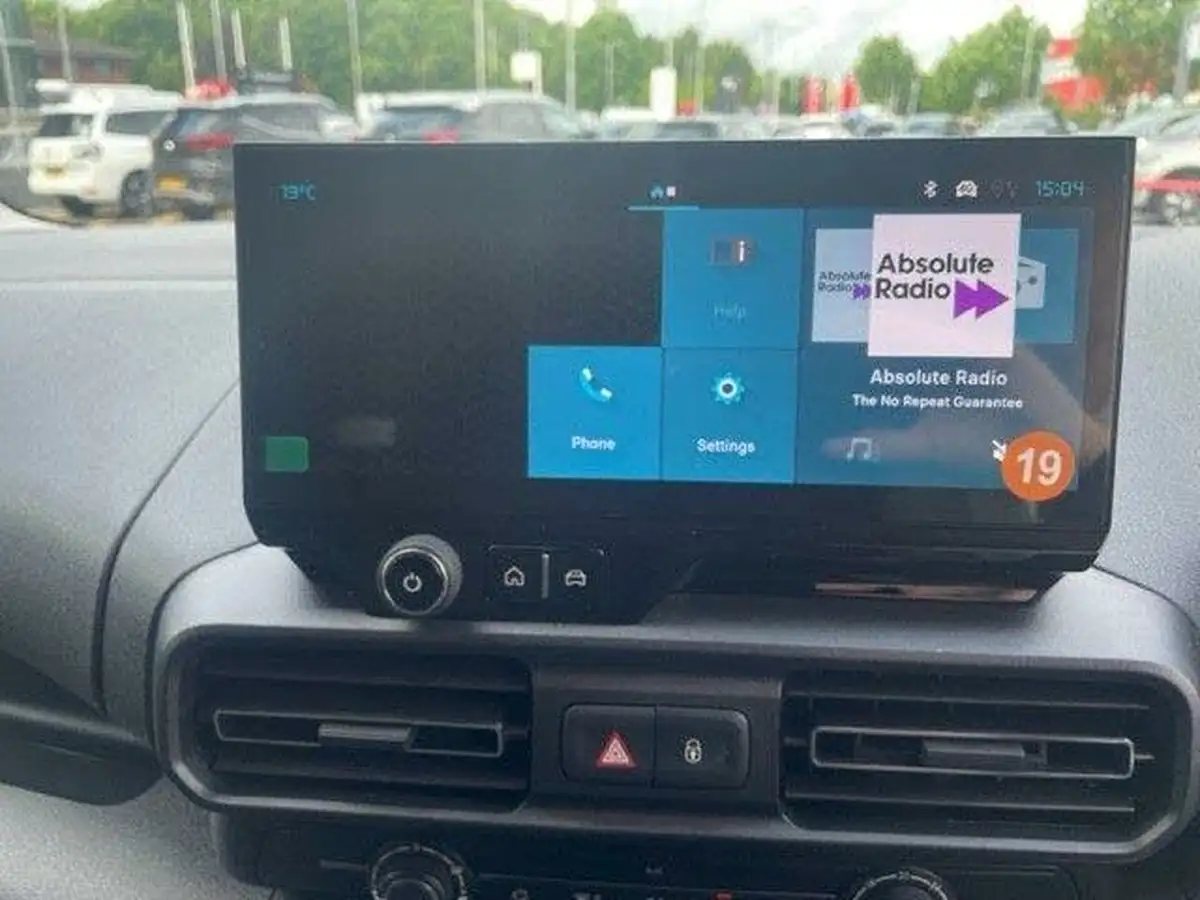 2024-citroen-berlingo-15-bluehdi-m-enterprise-100pseu6e-big-12
