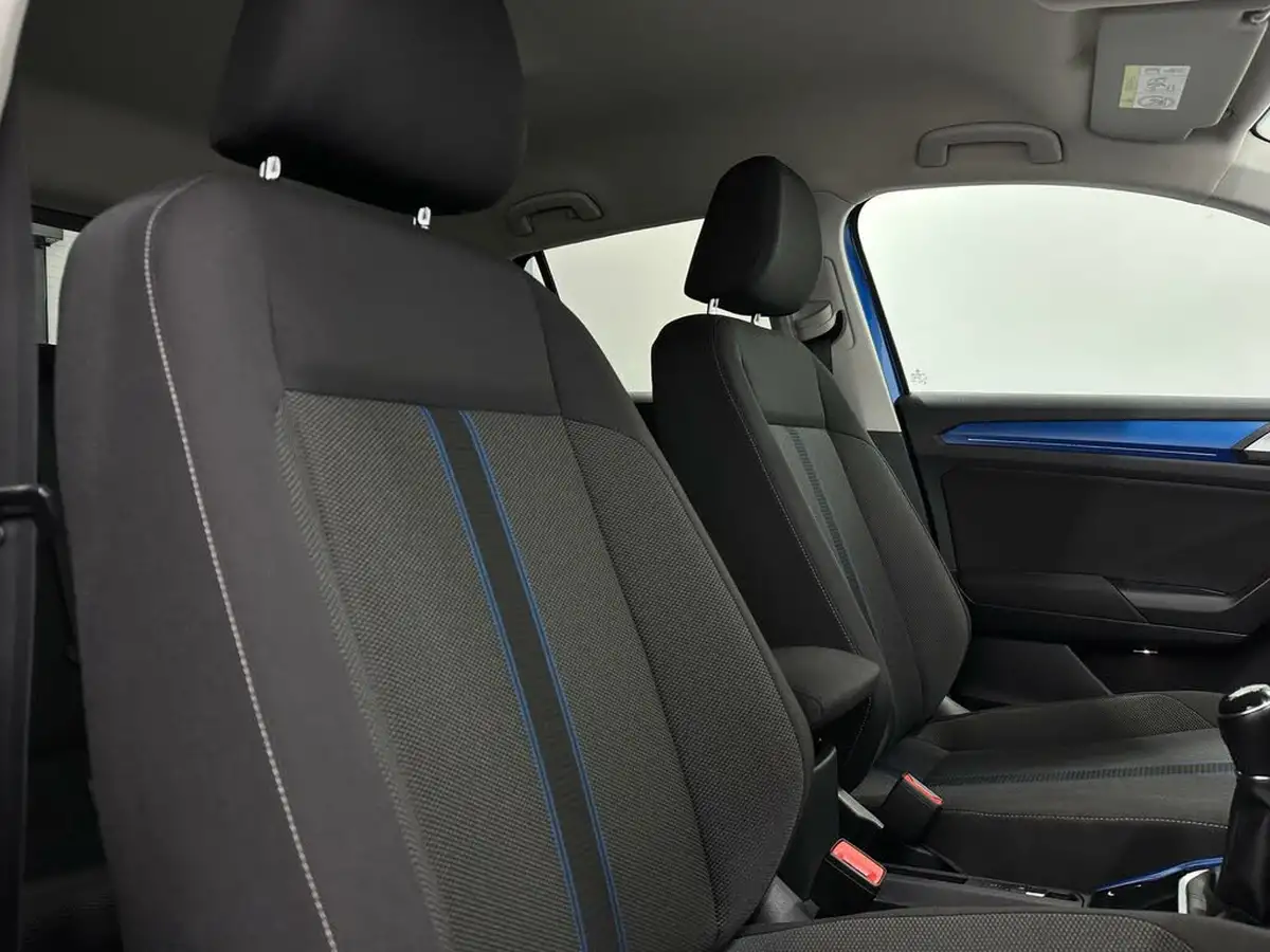 2020-volkswagen-t-roc-10-tsi-design-115ps-hatchback-5d-big-29