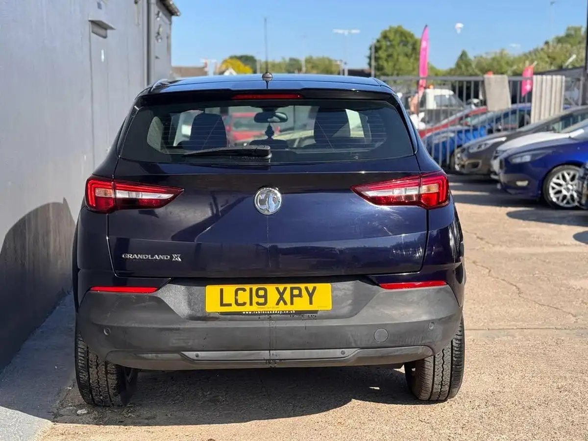 2019-vauxhall-grandland-x-12-se-ss-big-9