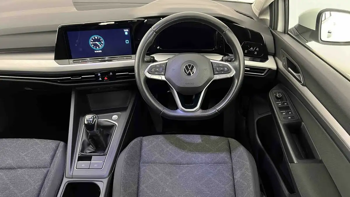 2020-volkswagen-golf-15-tsi-life-150ps-hatchback-big-9