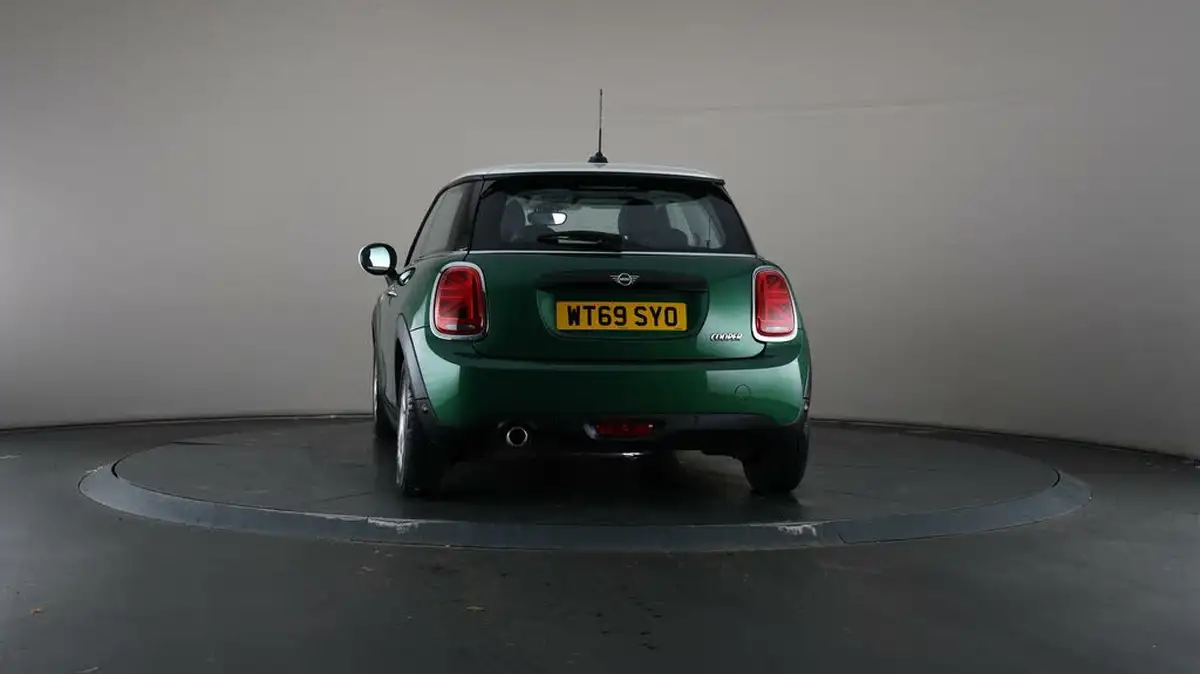 2019-mini-cooper-15-cooper-classic-hatchback-3d-big-37