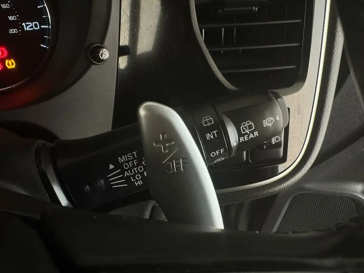 2021-mitsubishi-outlander-24-dynamic-safety-phev-big-10