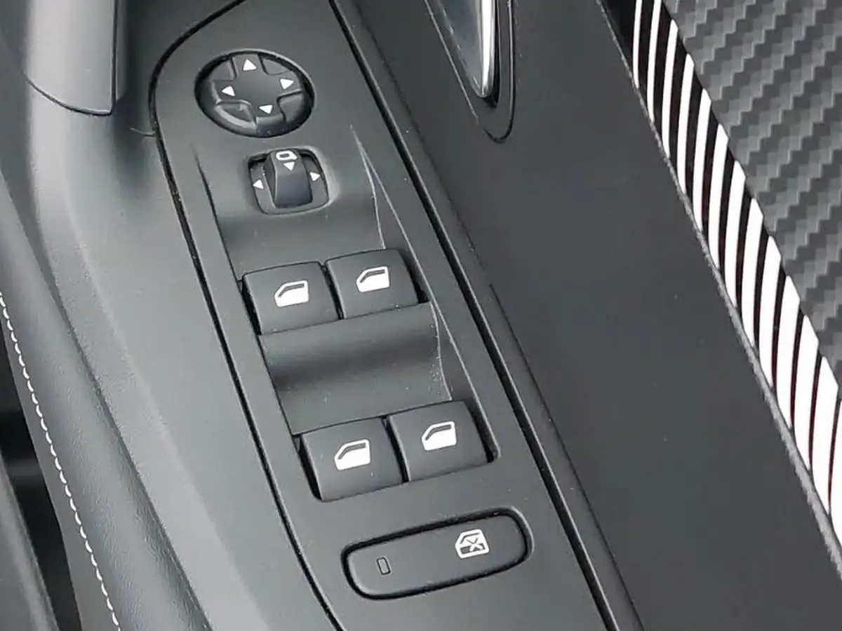 2024-peugeot-2008-suv-12-puretech-allure-130ps-big-18