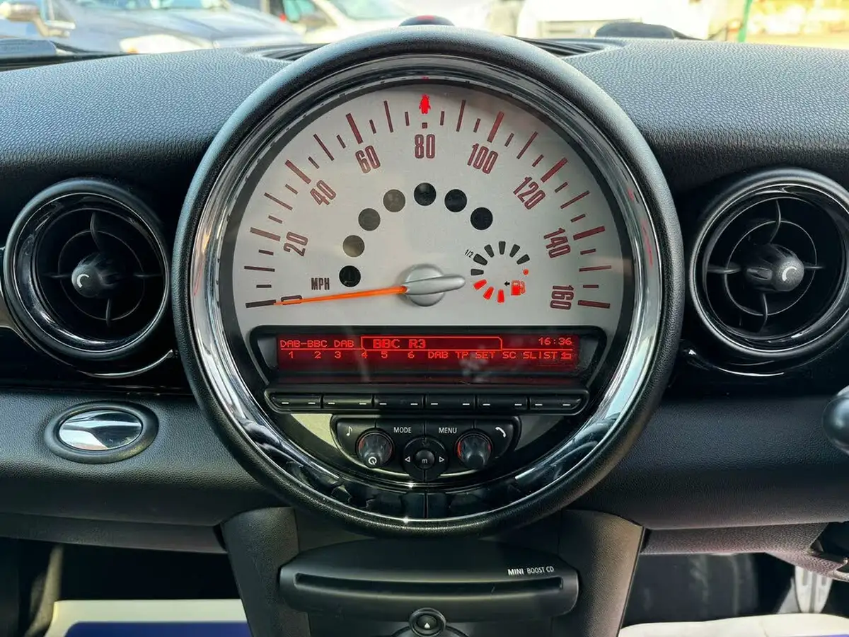 2011-mini-cooper-16-cooper-s-hatchback-3d-auto-big-19