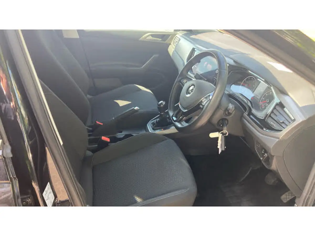 2021-volkswagen-polo-10-tsi-match-big-14