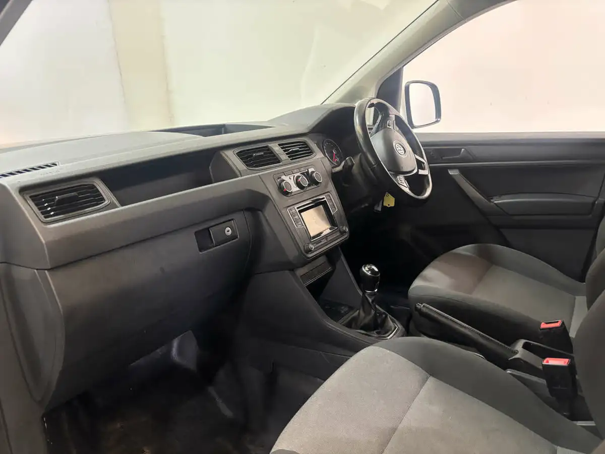 2018-volkswagen-caddy-maxi-20tdi-c20-maxi-trendline-bmt-102pseu6-big-12