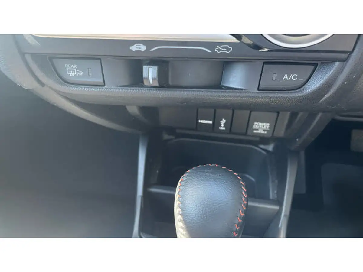 2018-honda-jazz-15-i-vtec-sport-navi-cvt-big-24