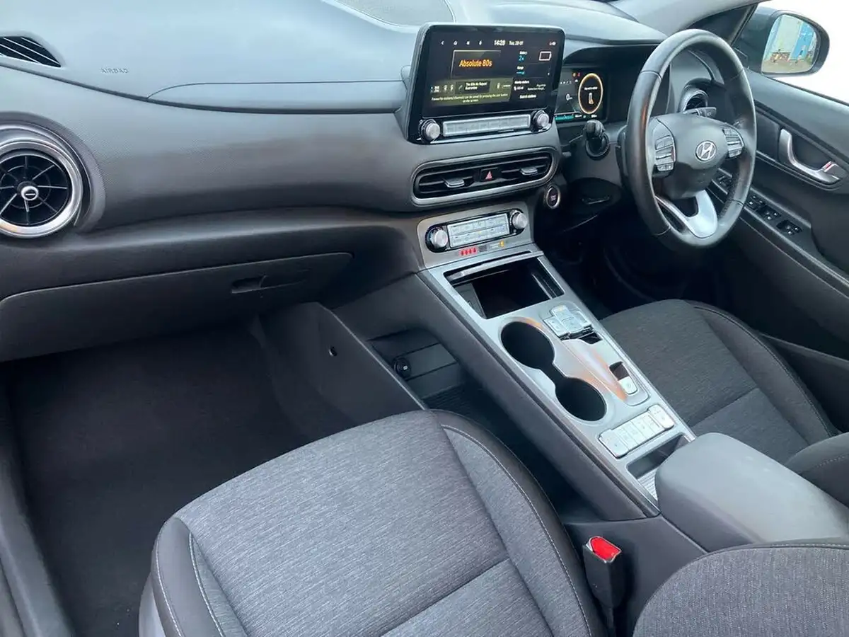 2023-hyundai-kona-e-premium-136ps-39kwh-big-6