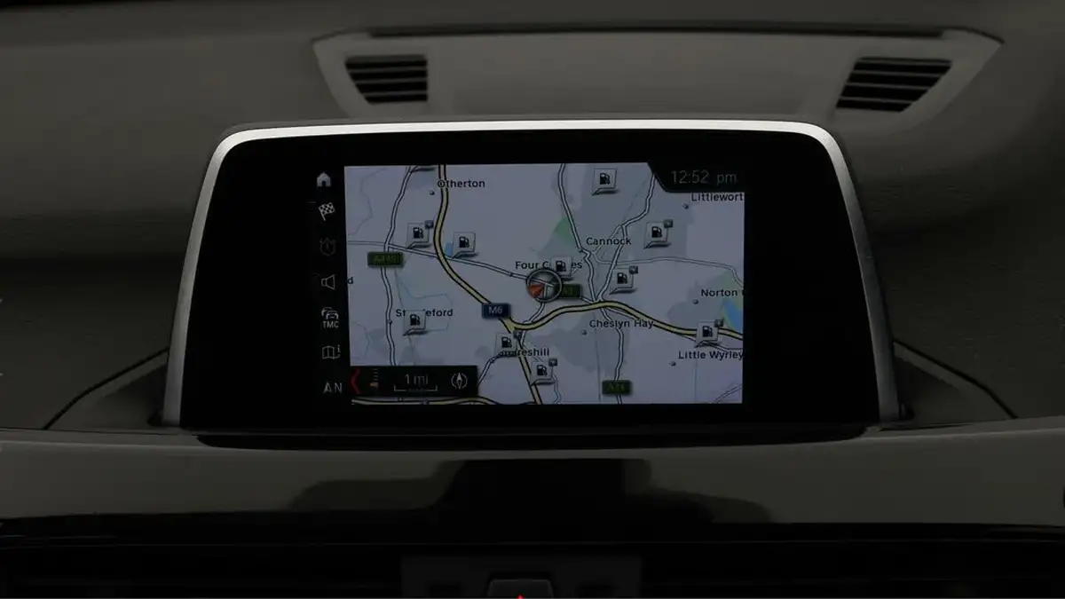 2019-bmw-x1-20-sdrive-20i-xline-sdrive-20i-big-10