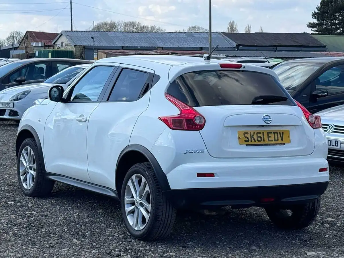 2011-nissan-juke-16-acenta-premium-16v-1598cc-big-3