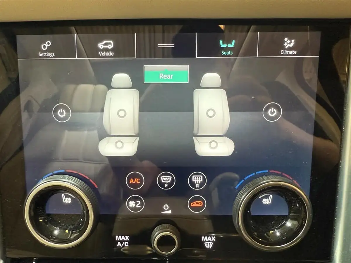 2020-land-rover-range-rover-30-p400-vogue-se-big-24