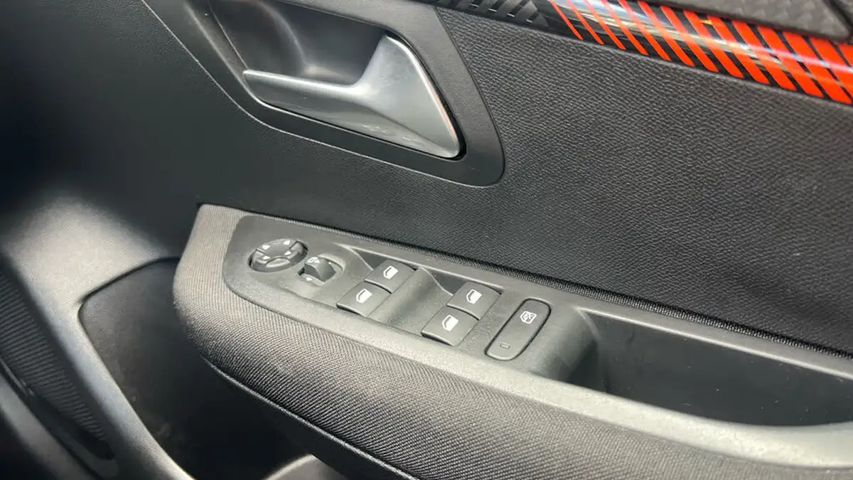2022-peugeot-208-12-puretech-active-premium-75ps-big-21