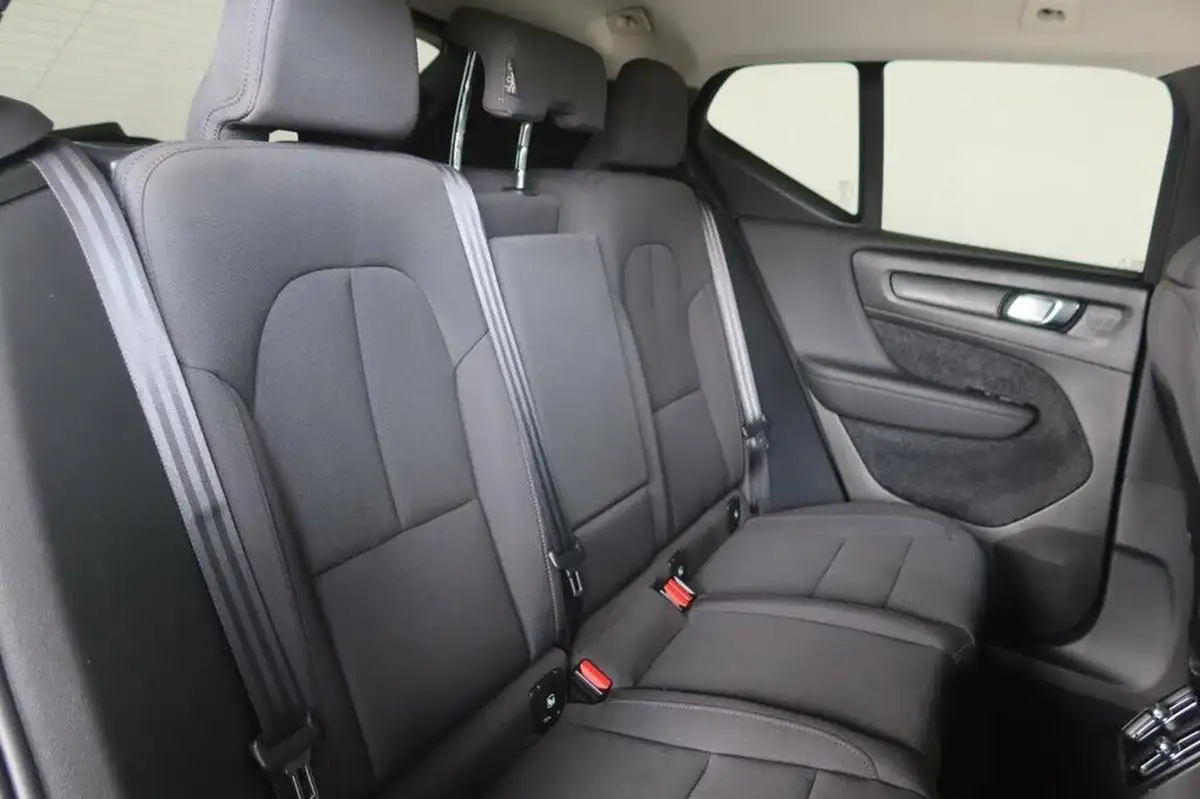 2021-volvo-xc40-15-t3-momentum-163bhp-geartronic-big-10