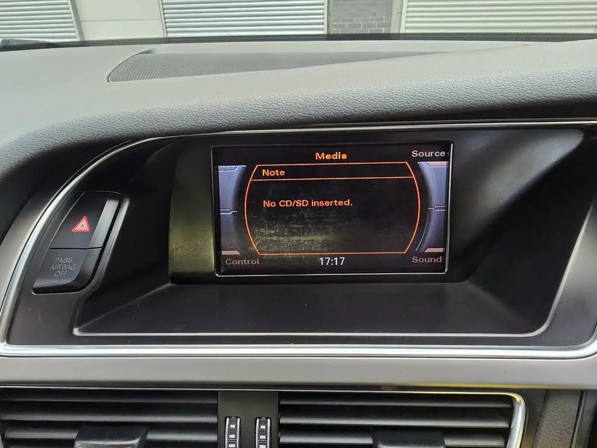 2012-audi-a4-20td-quattro-s-line-177ps-big-14