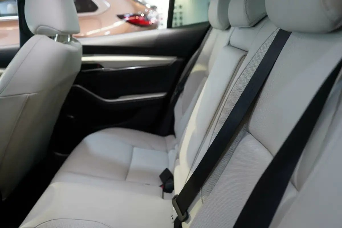 2019-mazda-mazda3-20-gt-sport-tech-180ps-saloon-4d-auto-big-14
