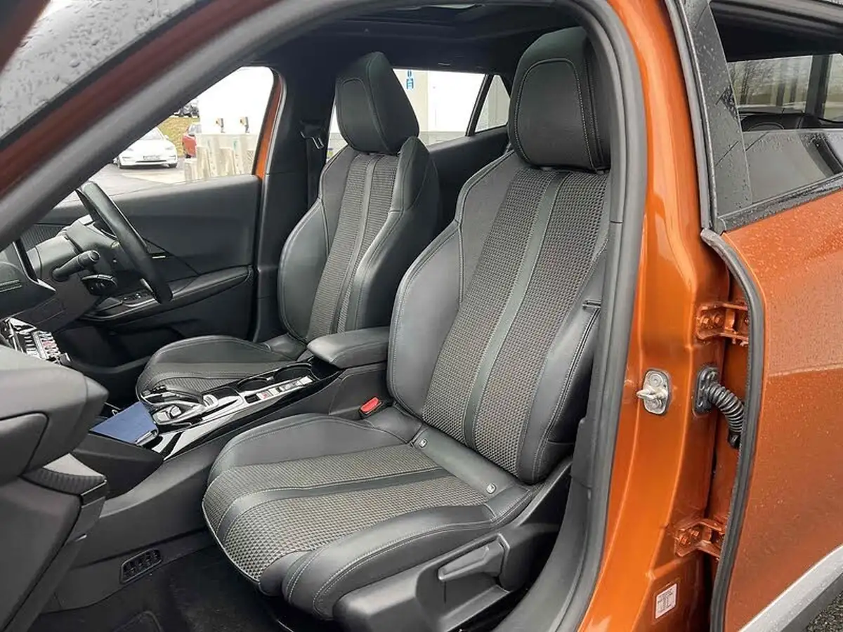 2021-peugeot-2008-suv-e-gt-big-25