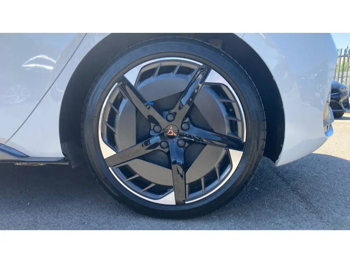 2024-cupra-born-e-v3-230ps-77kwh-e-boost-big-4