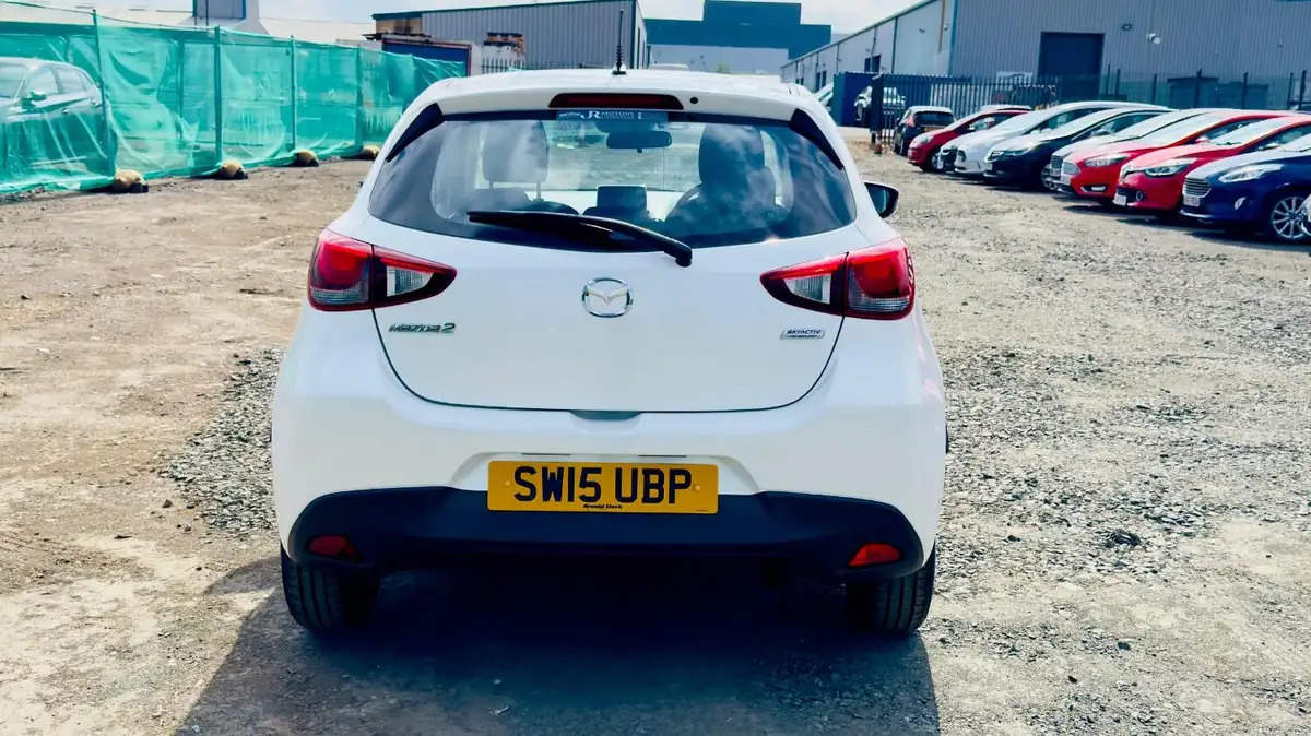 2015-mazda-mazda2-15-se-l-90ps-big-8