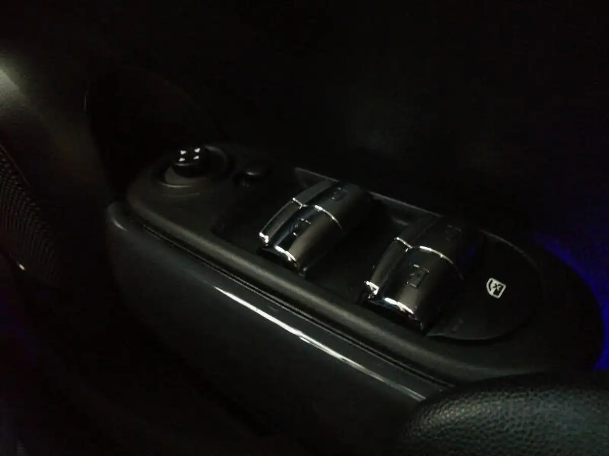 2020-mini-cooper-15-one-classic-5d-big-15