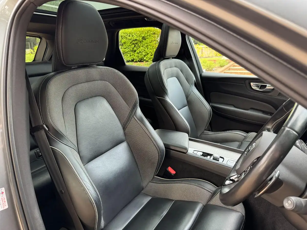 2019-volvo-xc60-20-t8-r-design-big-16