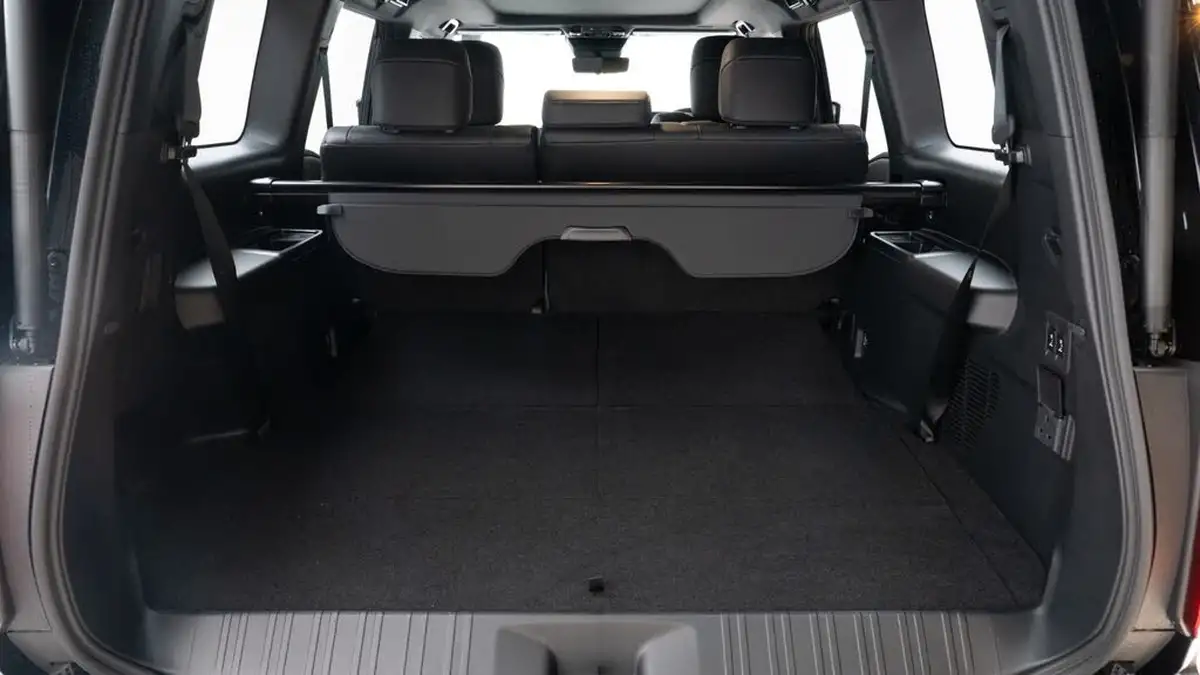 2025-toyota-land-cruiser-28d-4d-invincible-big-9