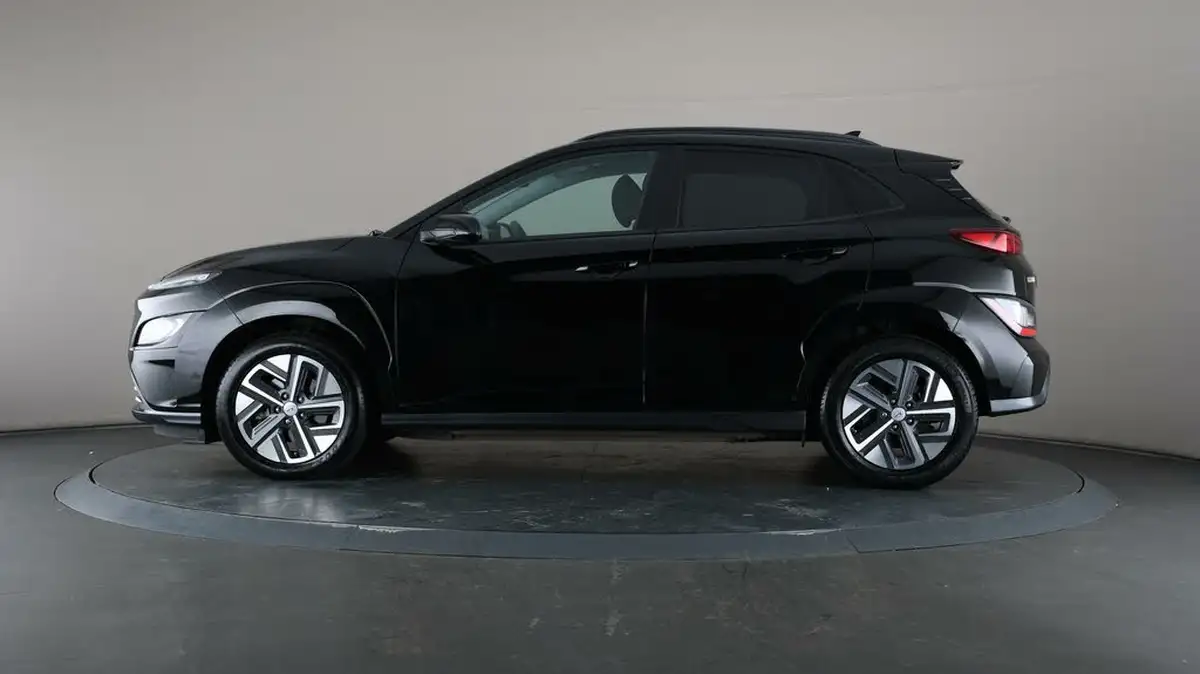 2022-hyundai-kona-e-premium-204ps-64kwh-7kw-obc-big-4